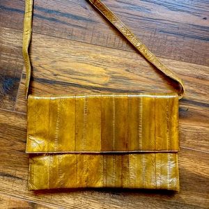 Leather shoulder strap purse